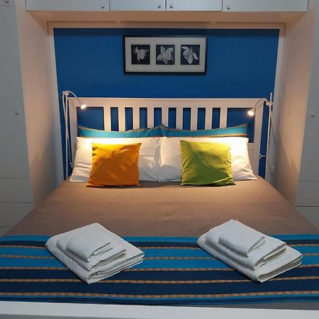 New Little House Hotell Neapel Exteriör bild